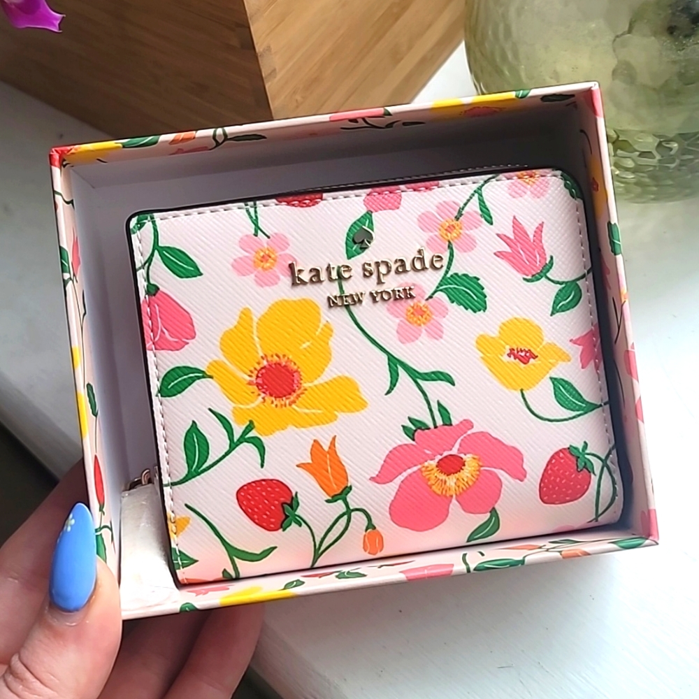 Kate Spade Boxed Madison Strawberry Garden Medium Compact Bifold, Pink Multi